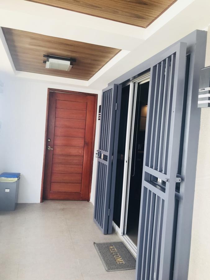 Hillary Timog Park Homes Angeles Exterior foto
