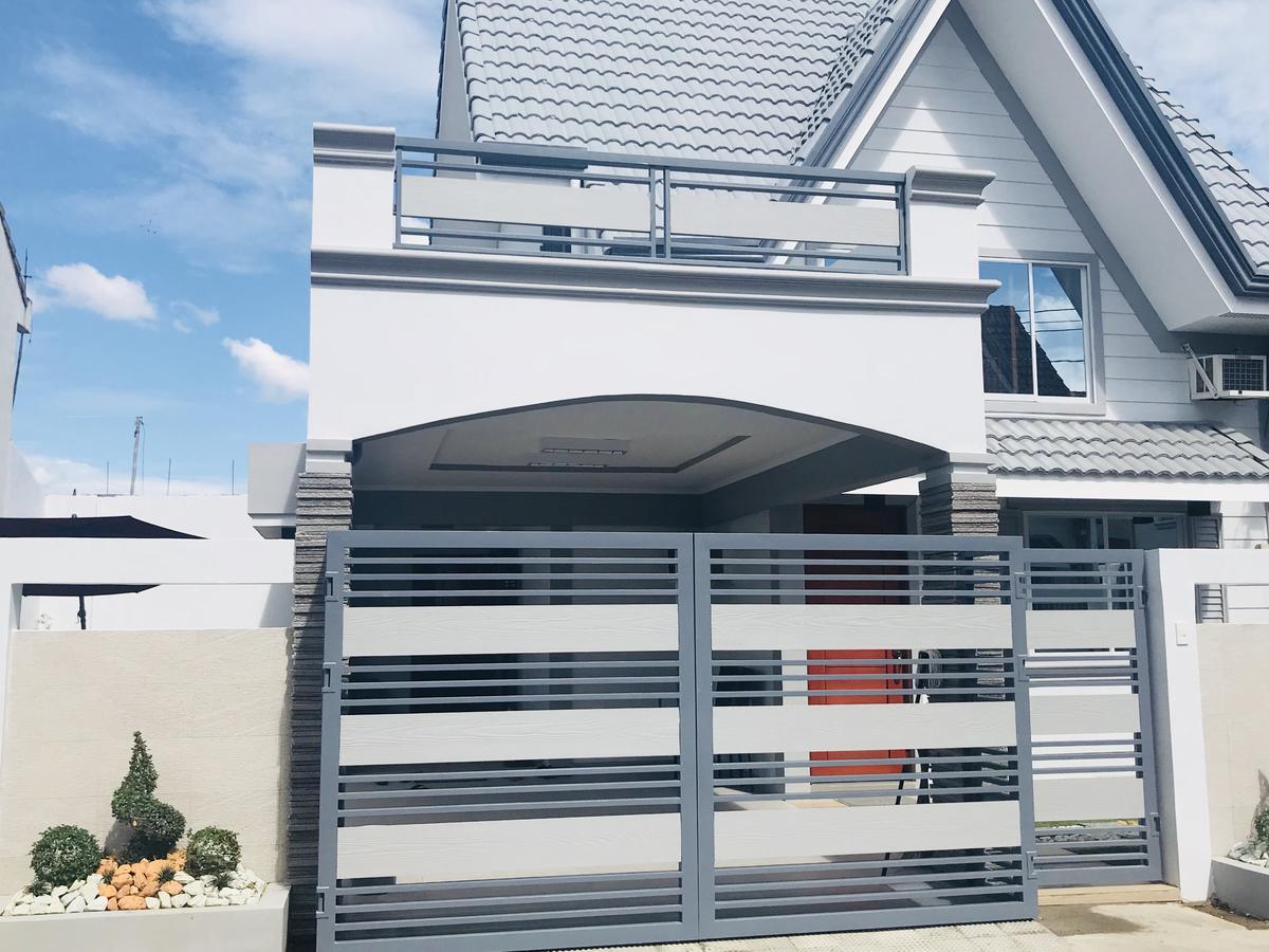 Hillary Timog Park Homes Angeles Exterior foto